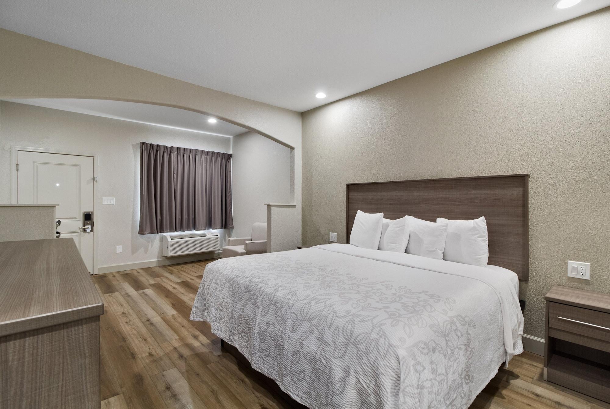 Red Roof Inn Plus + Galveston - Beachfront Ngoại thất bức ảnh