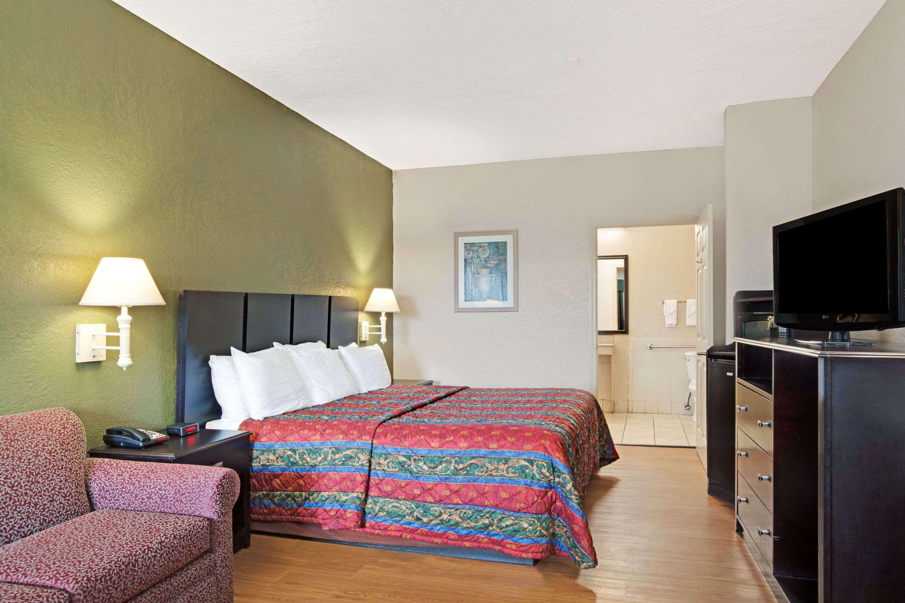 Red Roof Inn Plus + Galveston - Beachfront Ngoại thất bức ảnh