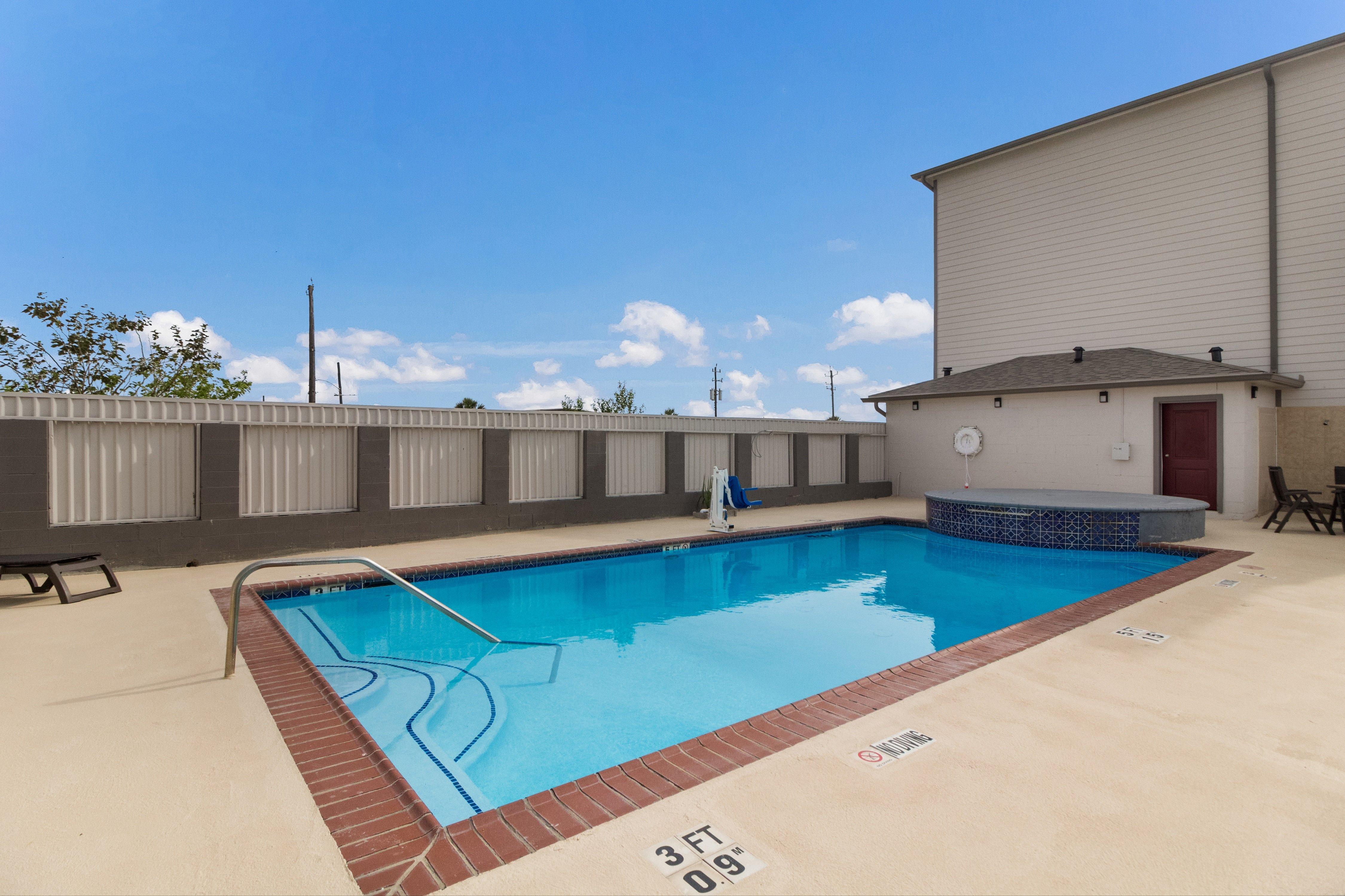 Red Roof Inn Plus + Galveston - Beachfront Ngoại thất bức ảnh
